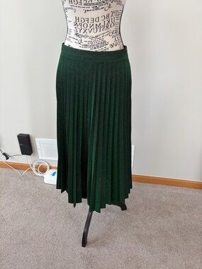 Zara Dark Green Pleated Midi Skirt